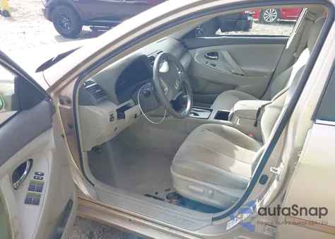 2010 Toyota Camry Se/Le/Xle z USA, uszkodzony, nr VIN 4T1BF3EK4AU029865